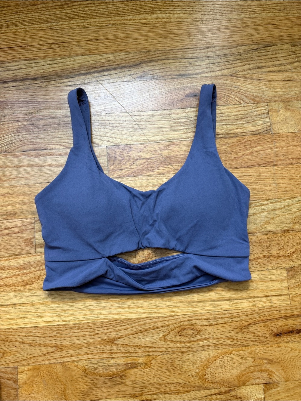 Lululemon twist front cutout bra size medium